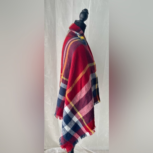 ✨Just Fab Plaid Blanket Scarf 🧣. Good/Fair condition✨ - Picture 3 of 7